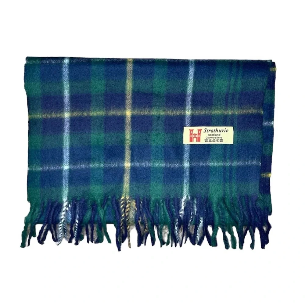Strathurie cashmere scarf